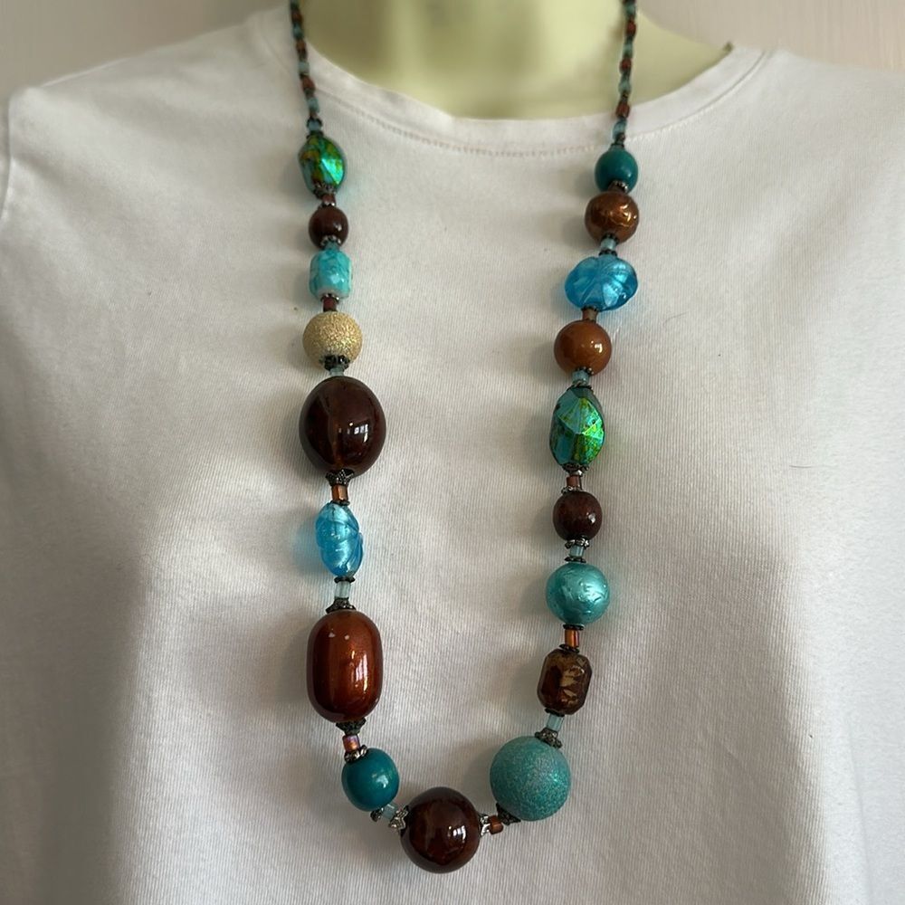 Chunky Necklace with Blue & Brown Beads which are‎ large & small